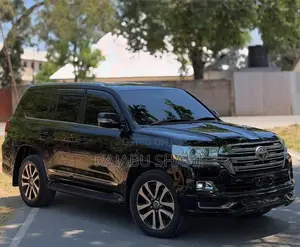 Toyota Land Cruiser 4.6 V8 ZX 2018 Black