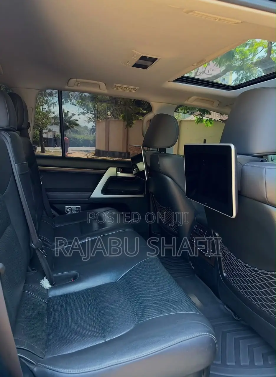 Toyota Land Cruiser 4.6 V8 ZX 2018 Black