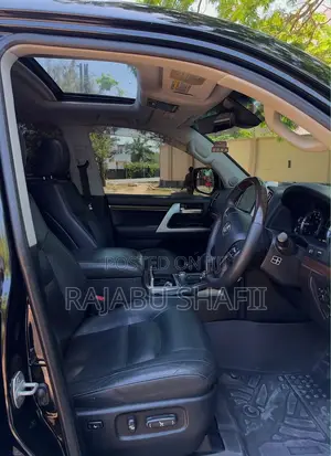 Toyota Land Cruiser 4.6 V8 ZX 2018 Black