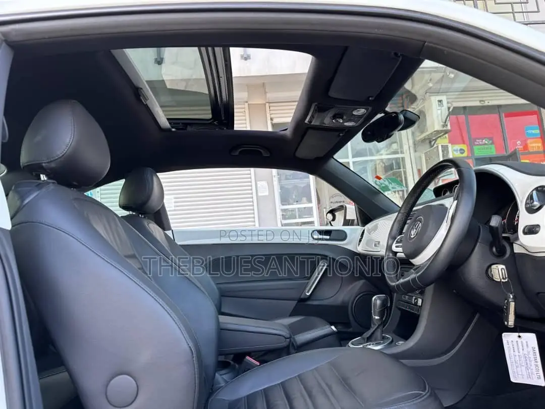 Volkswagen Beetle 1.8T Classic Hatchback 2017 Pearl