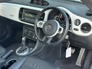 Volkswagen Beetle 1.8T Classic Hatchback 2017 Pearl