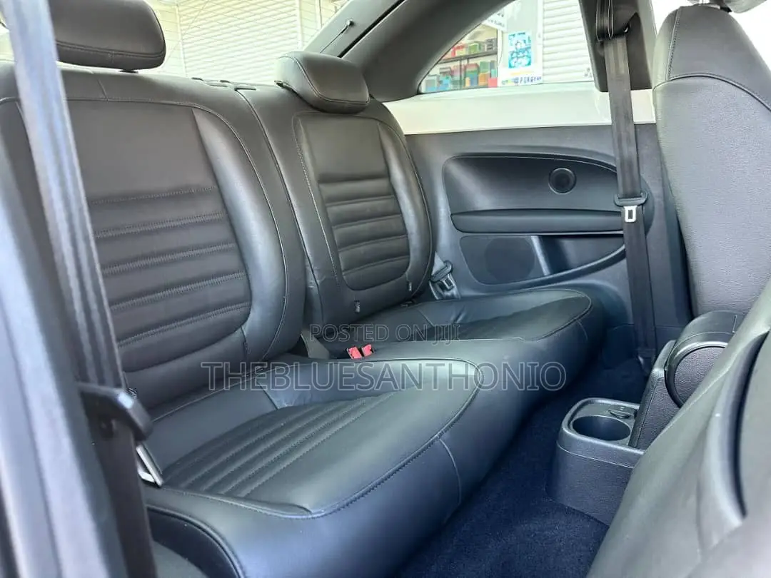 Volkswagen Beetle 1.8T Classic Hatchback 2017 Pearl