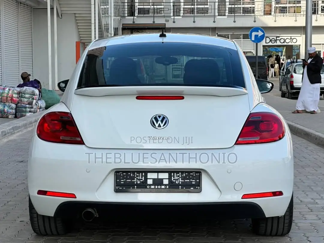 Volkswagen Beetle 1.8T Classic Hatchback 2017 Pearl