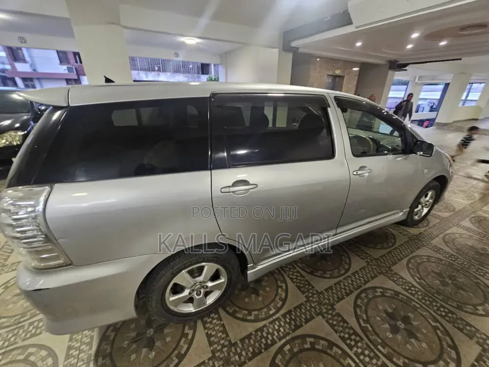 Toyota Wish 2006 Silver