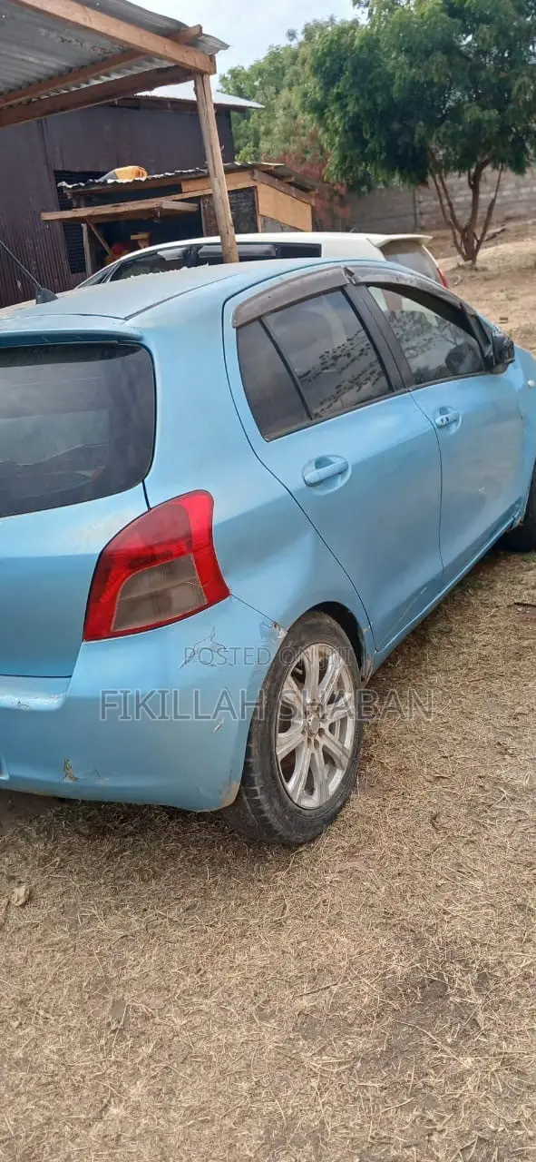 Toyota Vitz 2006 Blue