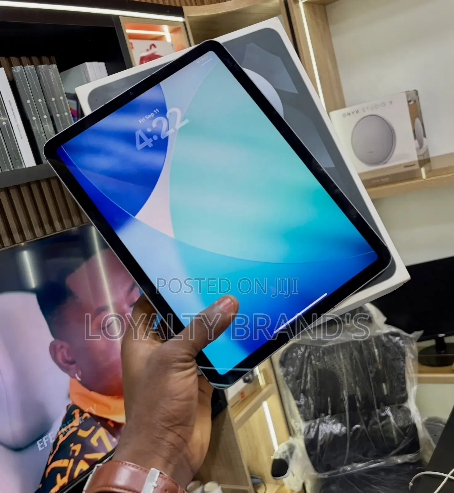 New Apple iPad Air (2022) 64 GB Gray