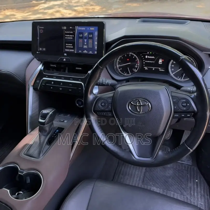 Toyota Harrier 2021 Maroon