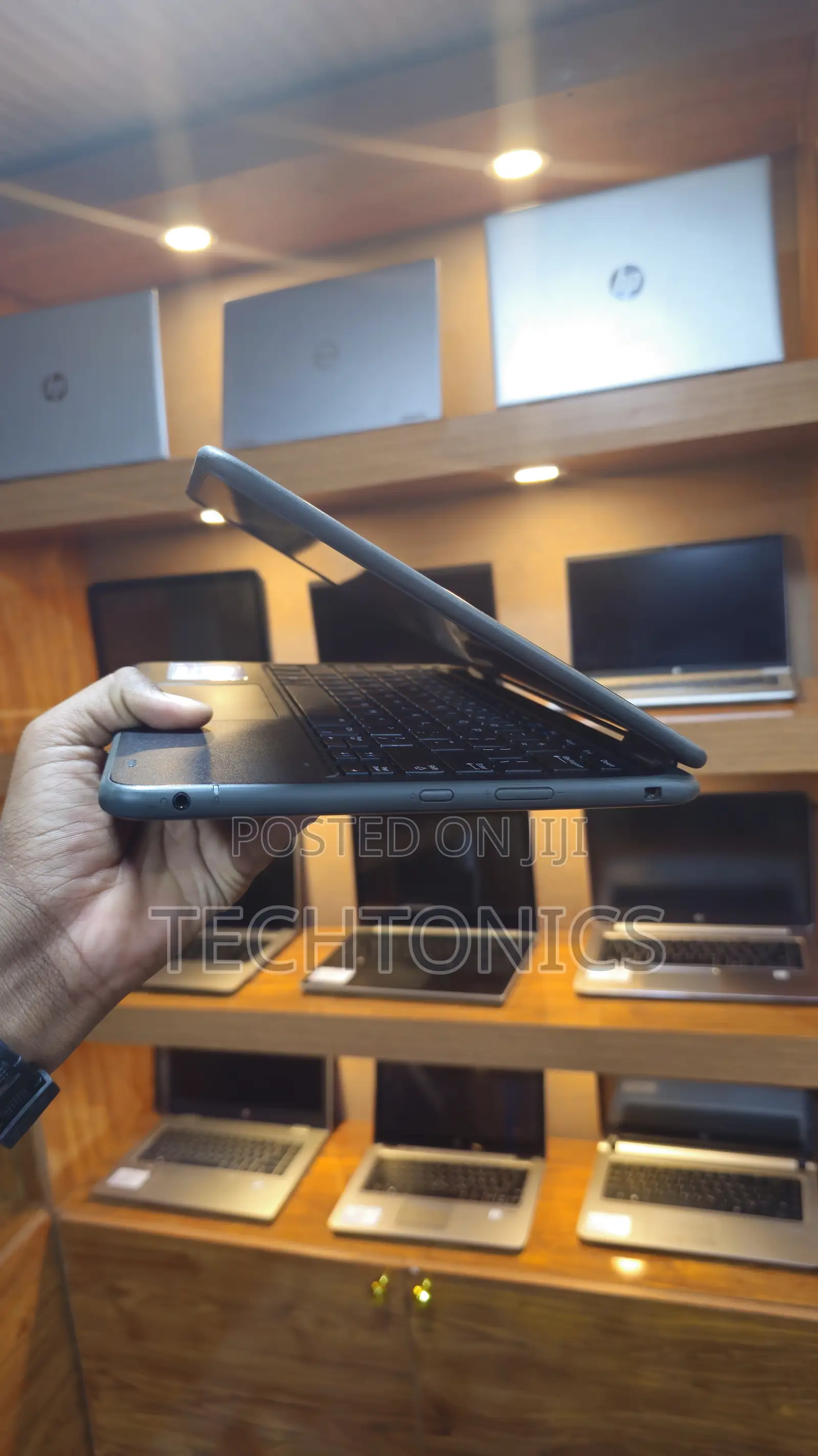 Laptop Dell Latitude 3189 4GB Intel Celeron SSD 160GB