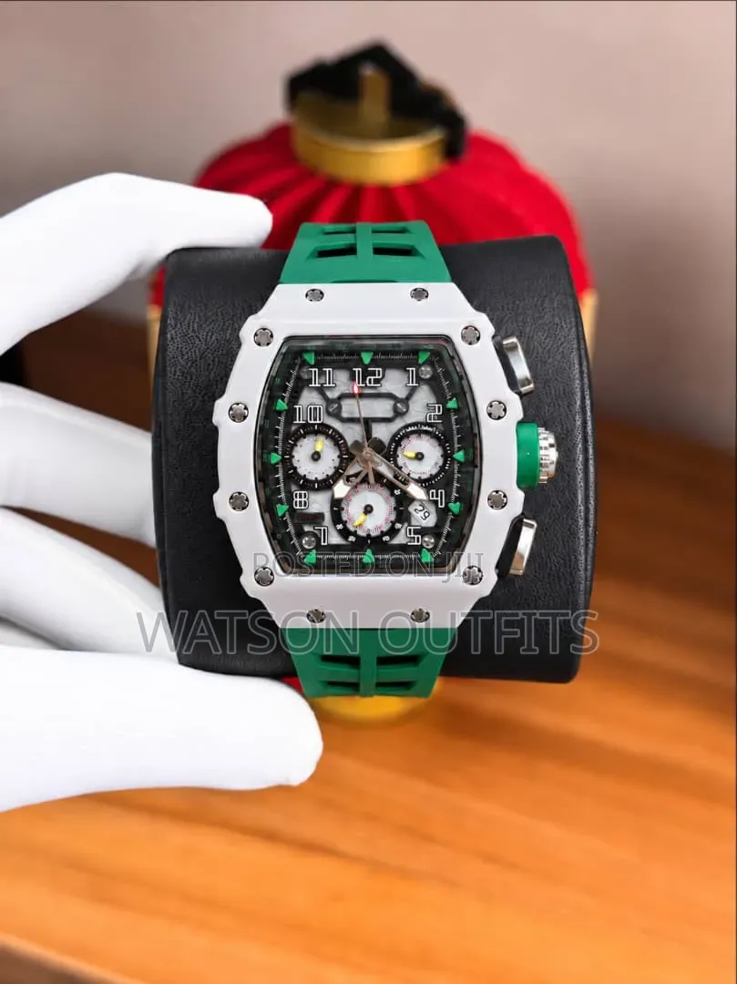 In Rubber Belts Design Men's New and Original Watches