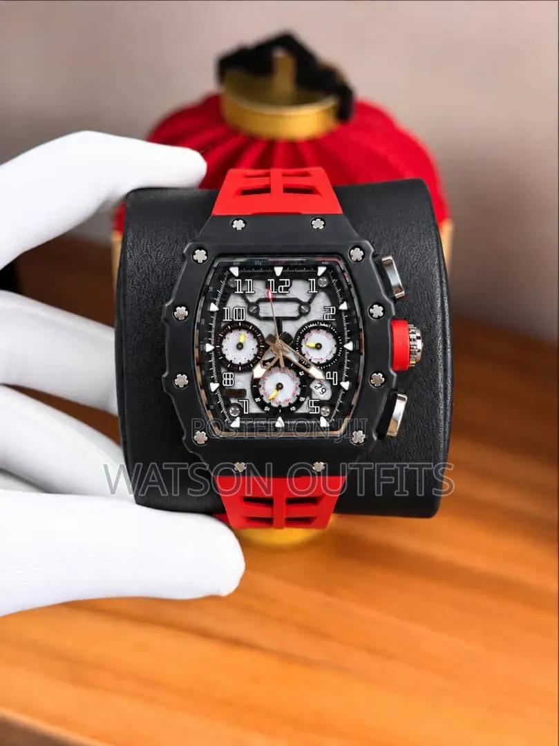 In Rubber Belts Design Men's New and Original Watches