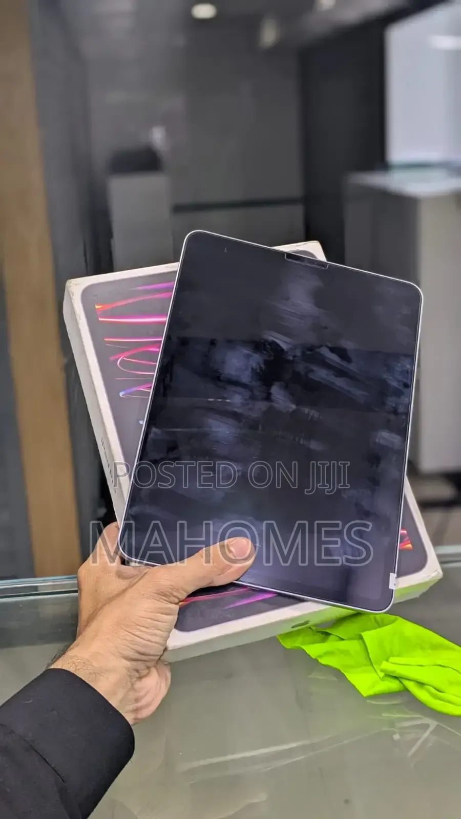 New Apple iPad Pro 12.9 (2022) 128 GB Black
