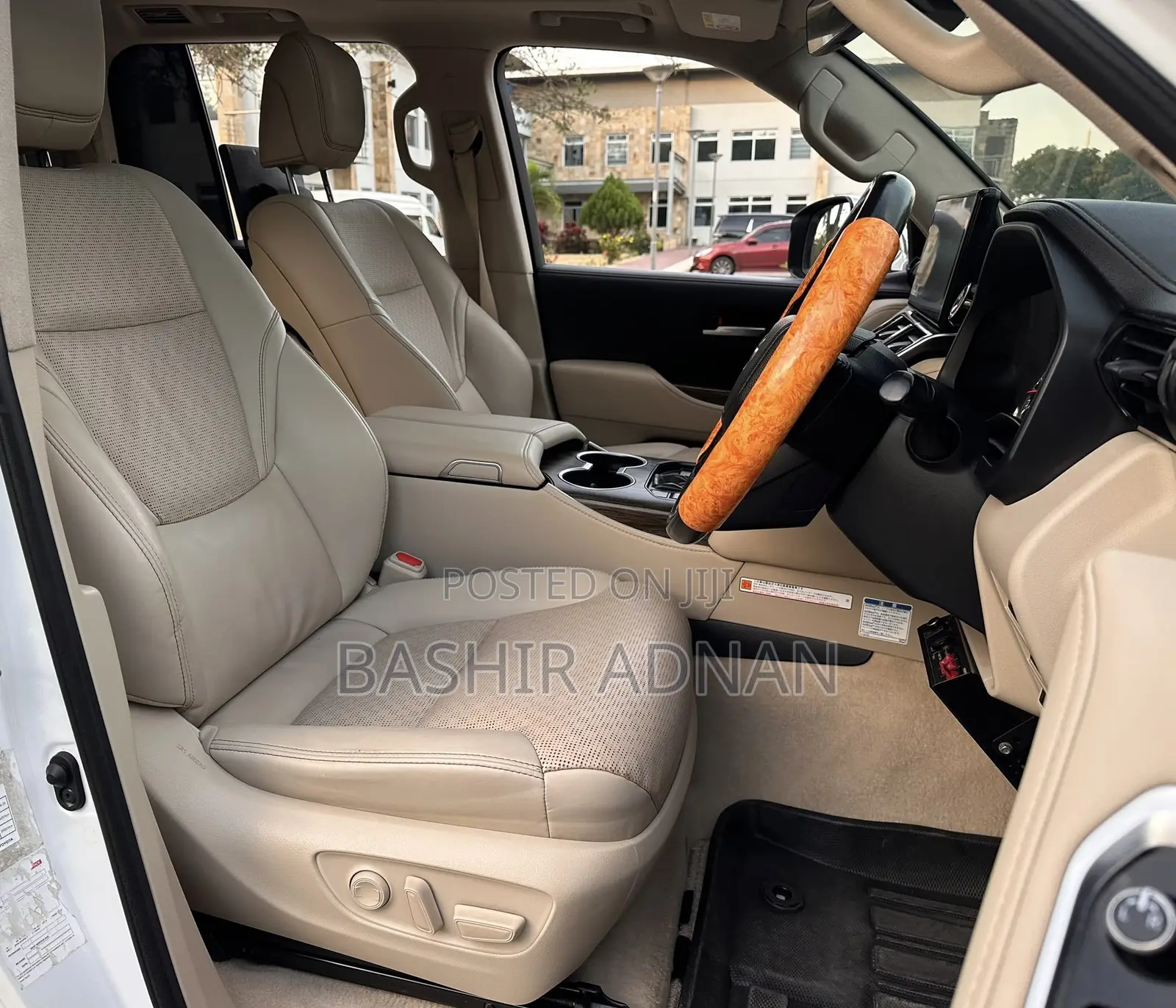 Toyota Land Cruiser LC300 2023 Pearl