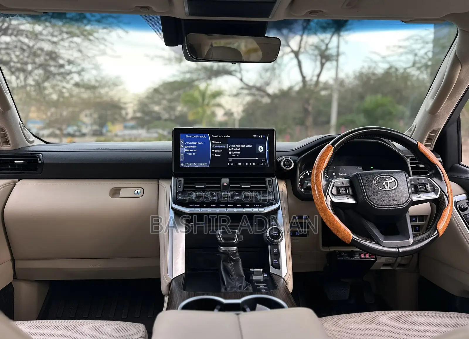 Toyota Land Cruiser LC300 2023 Pearl