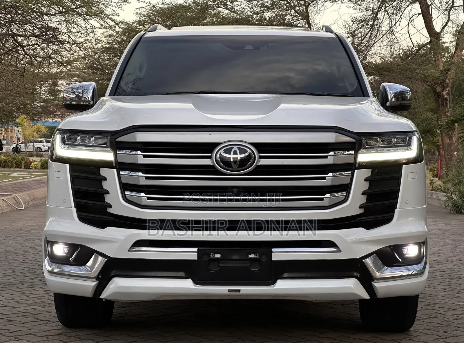 Toyota Land Cruiser LC300 2023 Pearl