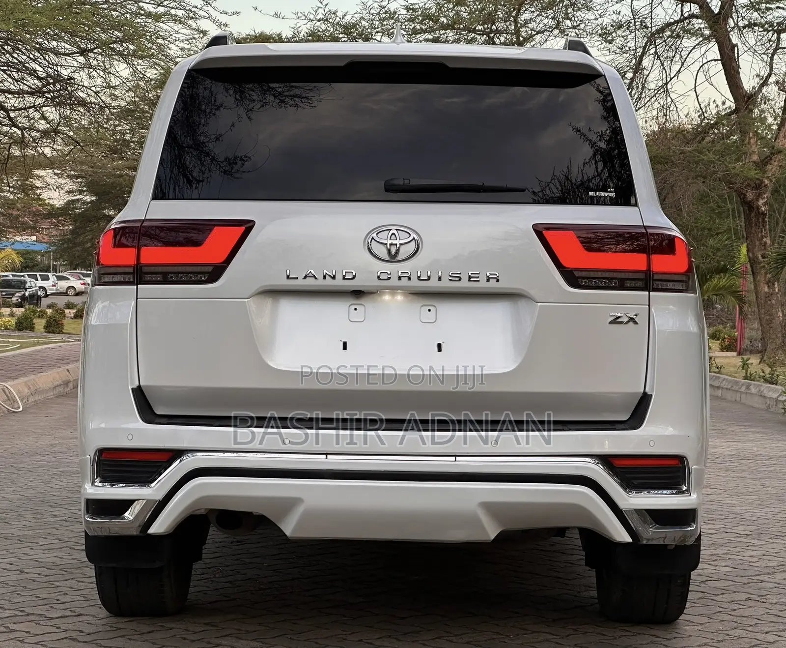 Toyota Land Cruiser LC300 2023 Pearl