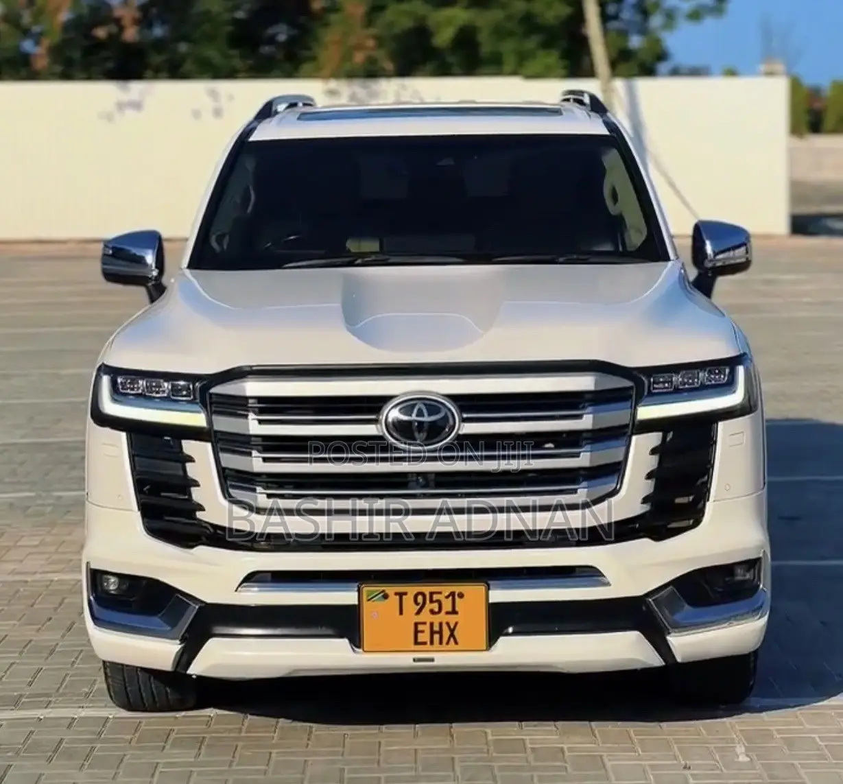 Toyota Land Cruiser LC300 2023 Pearl