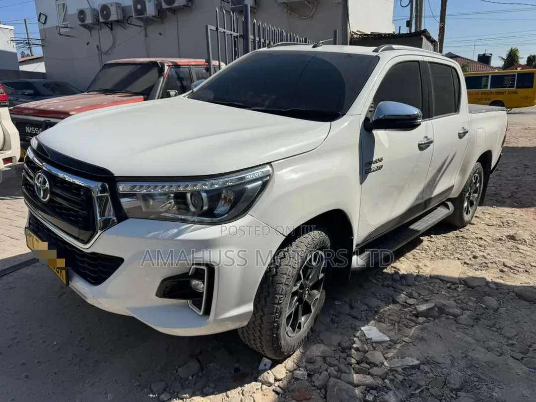 Toyota Hilux 2020 White