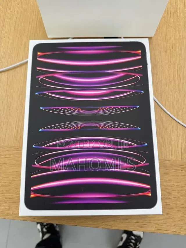 New Apple iPad Pro 12.9 (2022) 256 GB Silver