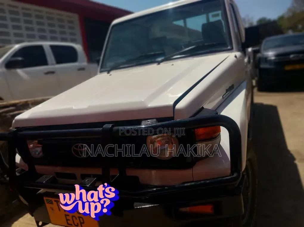 Toyota Land Cruiser 2000 White