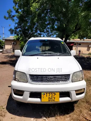 Toyota Noah 2002 White