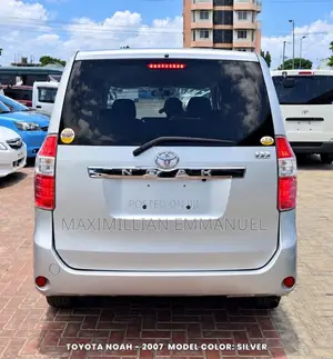 Toyota Noah 2007 Silver