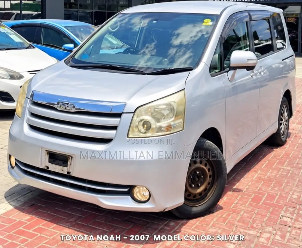 Toyota Noah 2007 Silver