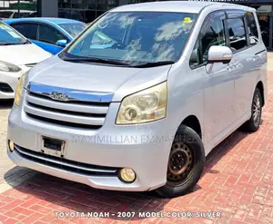Toyota Noah 2007 Silver