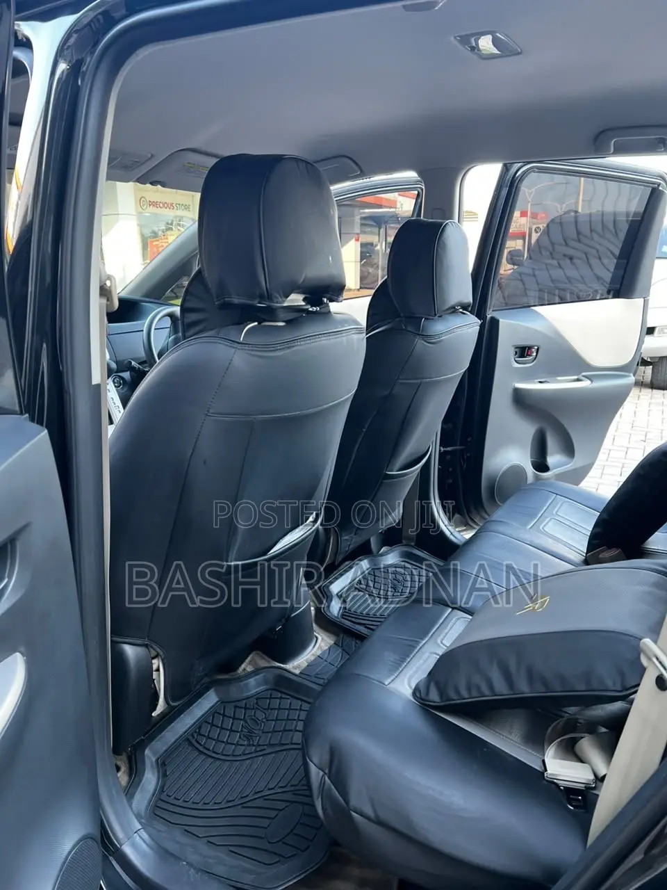 Toyota Ractis 1.3 FWD 2009 Black