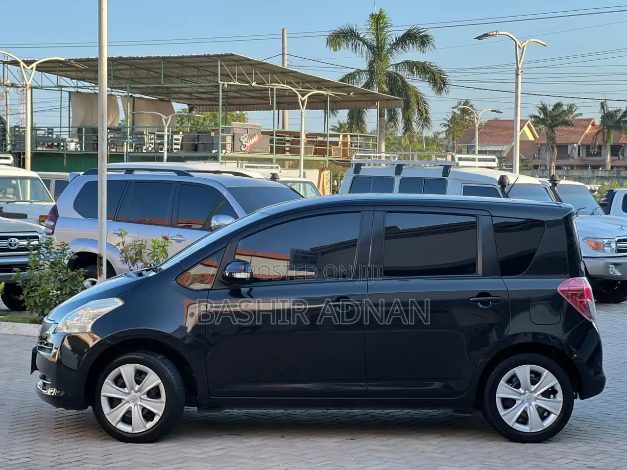 Toyota Ractis 1.3 FWD 2009 Black