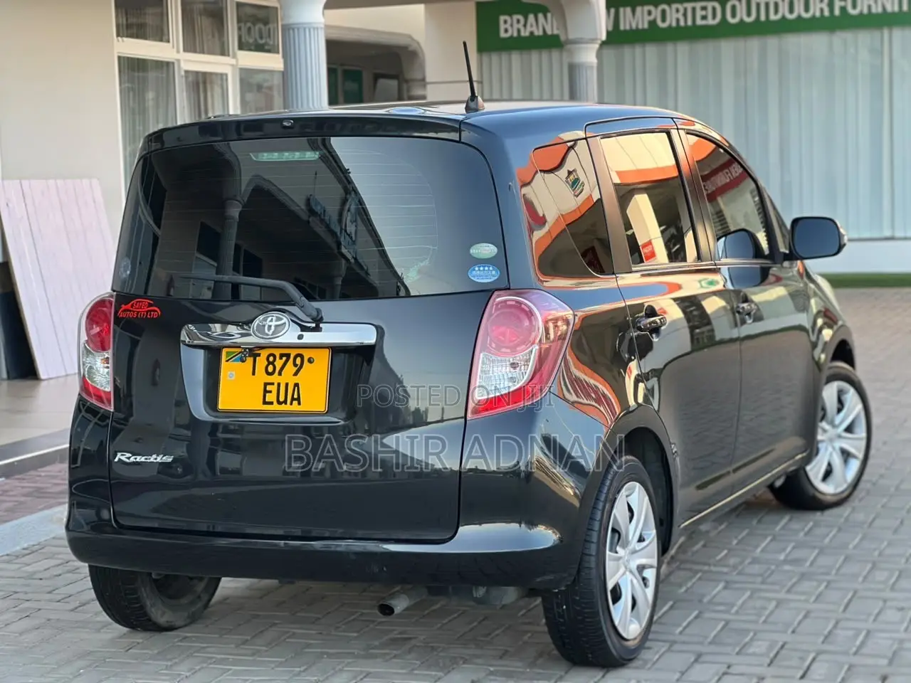 Toyota Ractis 1.3 FWD 2009 Black