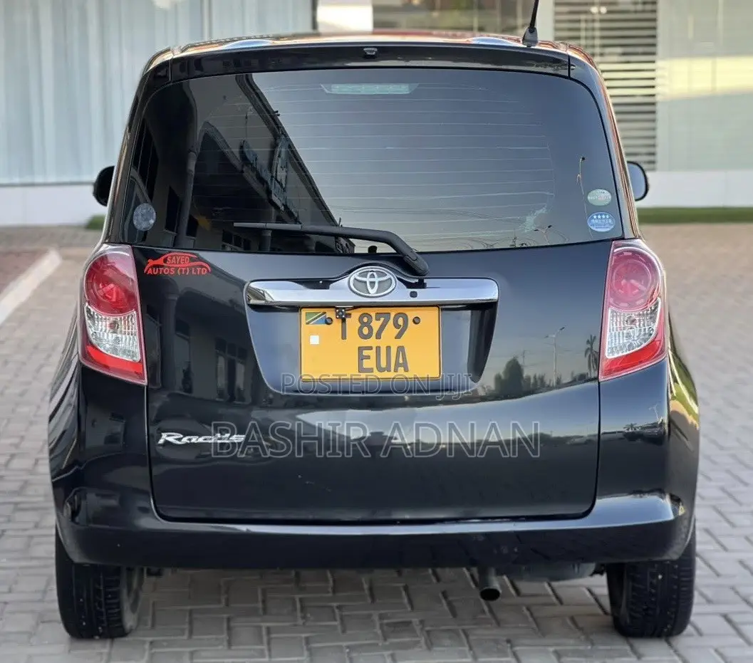 Toyota Ractis 1.3 FWD 2009 Black