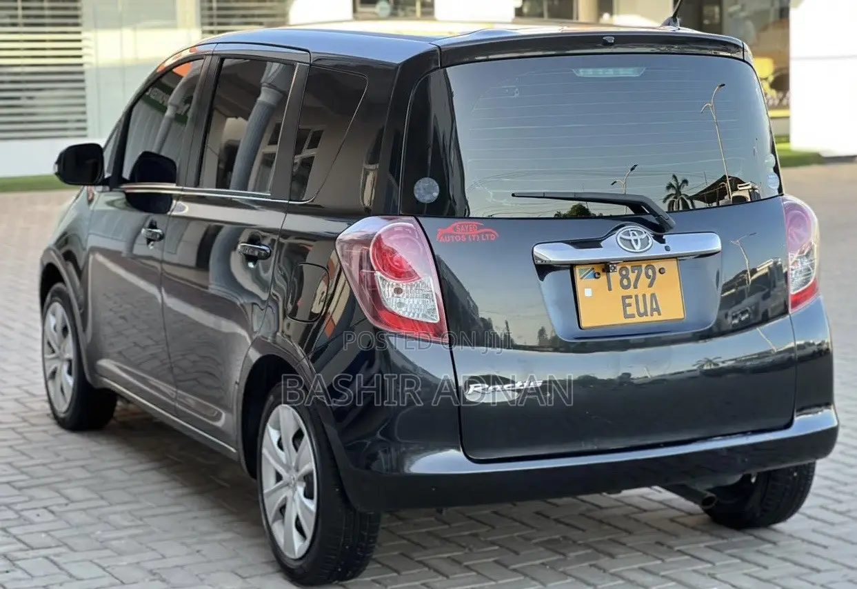 Toyota Ractis 1.3 FWD 2009 Black