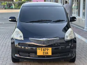 Toyota Ractis 1.3 FWD 2009 Black
