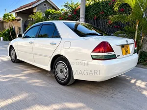 Toyota Mark II 2000 White