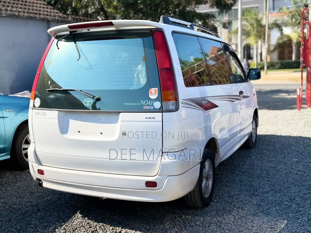 Toyota LiteAce Noah 1997 White