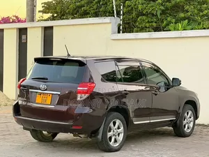 Toyota Vanguard 2010 Black