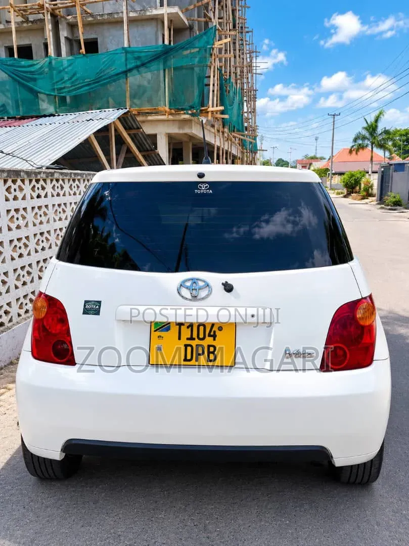 Toyota IST 2001 Pearl
