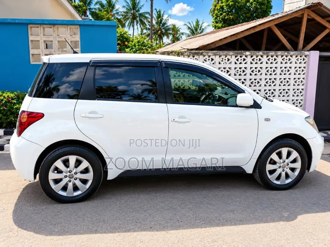 Toyota IST 2001 Pearl