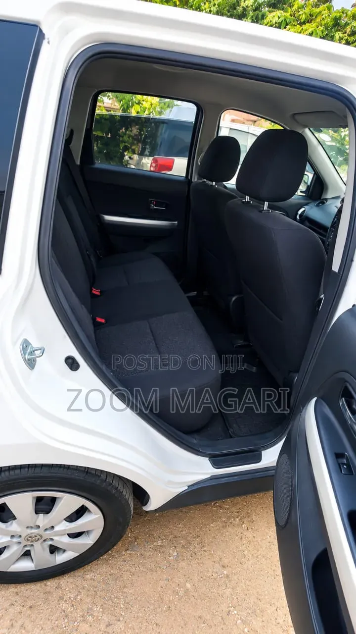 Toyota IST 2001 Pearl