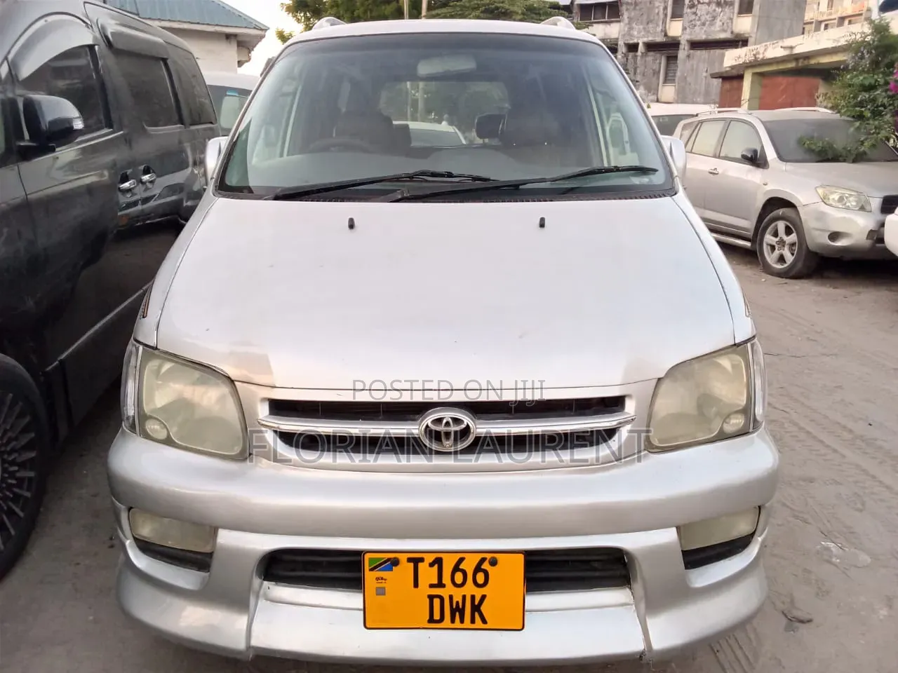 Toyota TownAce Noah 2001 Silver