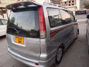 Toyota TownAce Noah 2001 Silver