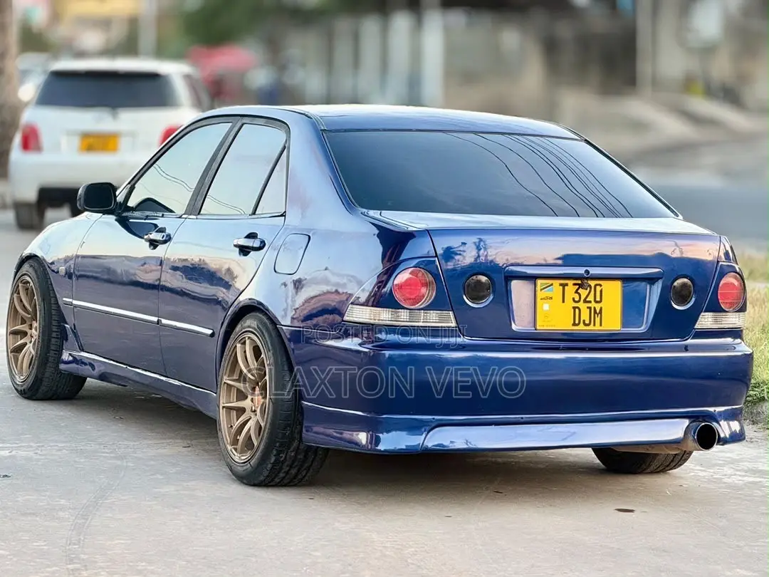 Toyota Altezza 2000 Blue