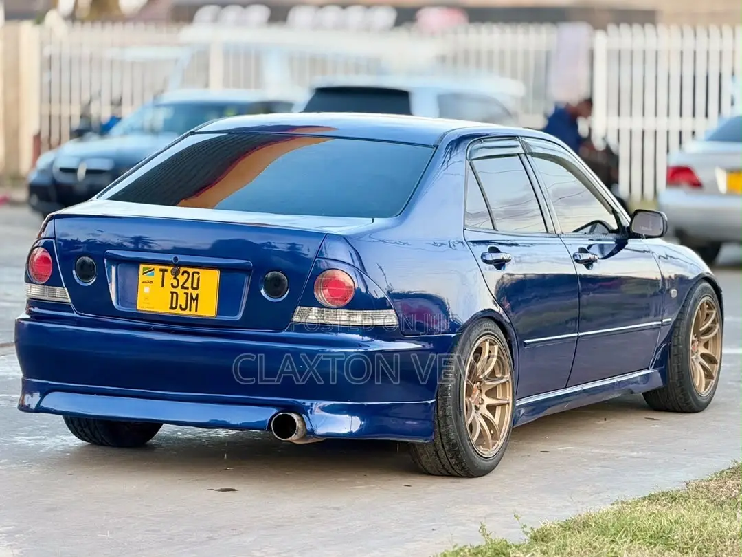 Toyota Altezza 2000 Blue