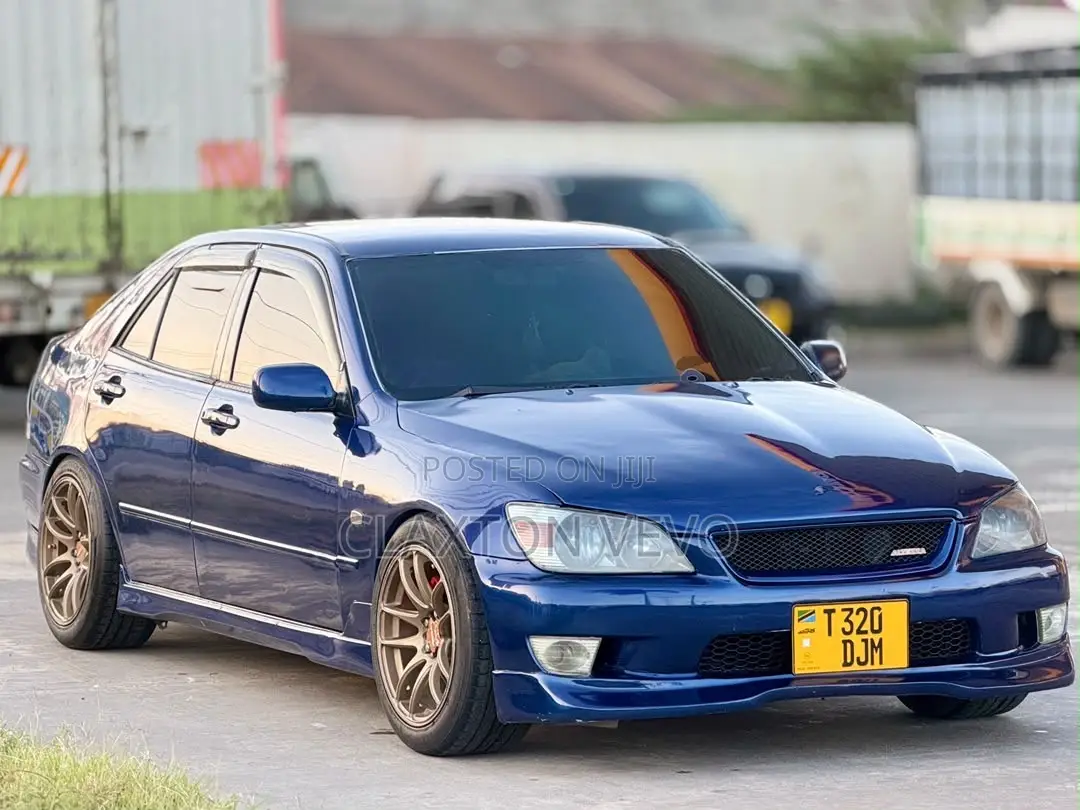 Toyota Altezza 2000 Blue