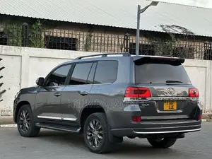 Toyota Land Cruiser 2018 Gray