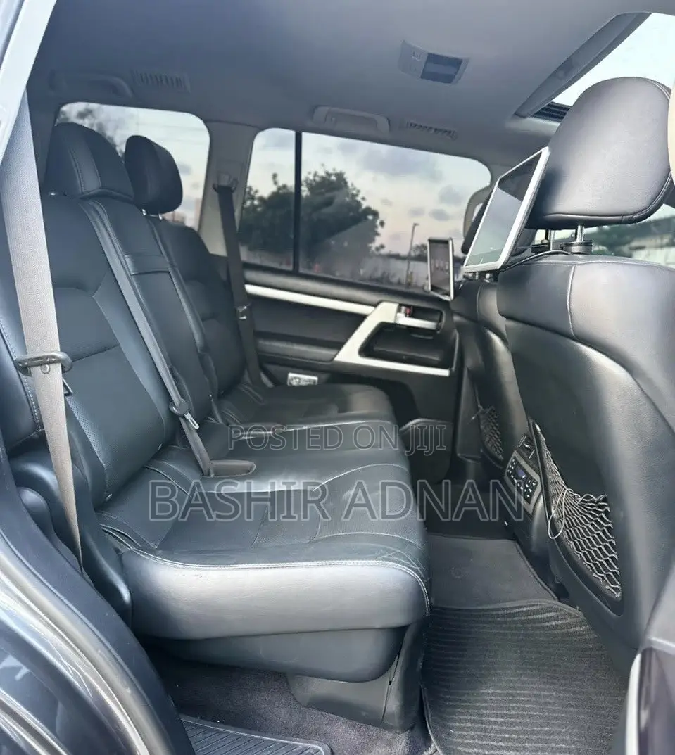 Toyota Land Cruiser 4.5 V8 TD 2019 Gray