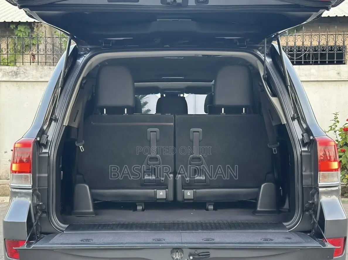 Toyota Land Cruiser 4.5 V8 TD 2019 Gray
