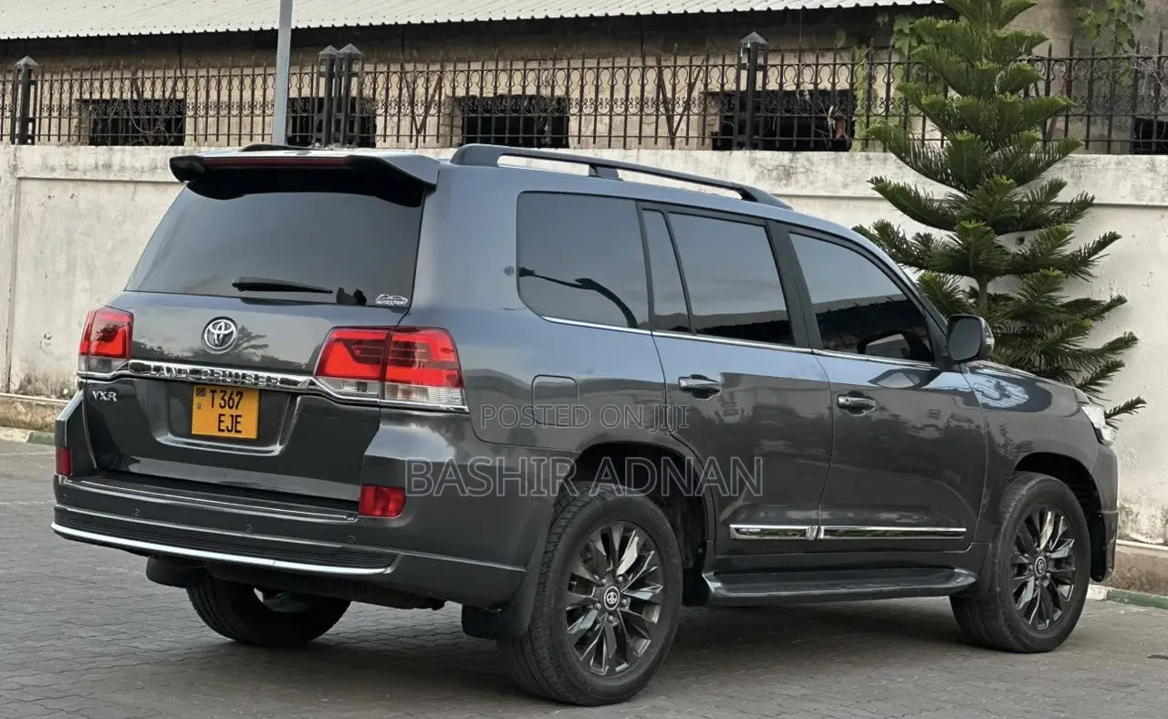 Toyota Land Cruiser 4.5 V8 TD 2019 Gray