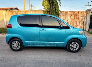 Toyota Porte 2006 Blue