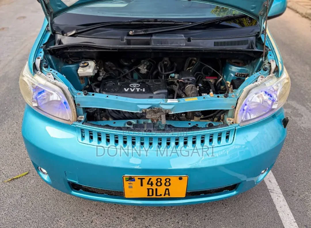 Toyota Porte 2006 Blue